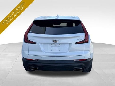 Used 2023 Cadillac XT4 Luxury w/ Cold Weather Package FWD image 6