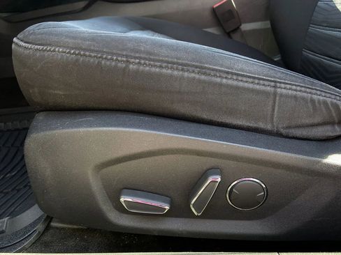 Used 2016 Ford Fusion SE image 11