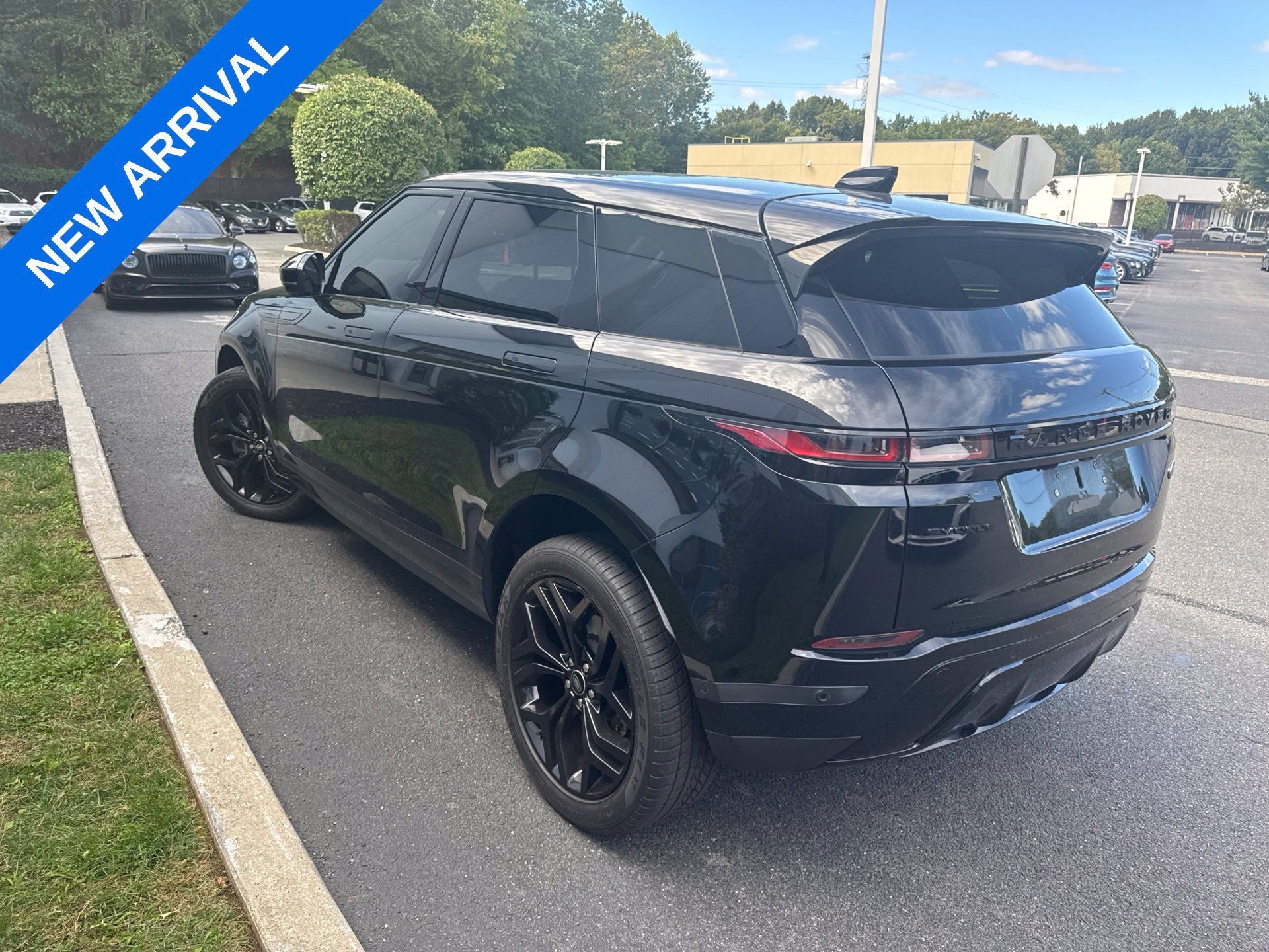 Used 2021 Land Rover Range Rover Evoque SE AWD/4WD image 4