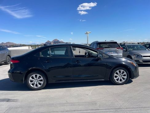 Used 2024 Toyota Corolla LE image 3