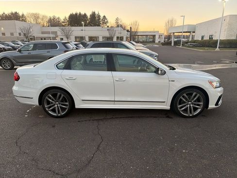 Used 2019 Volkswagen Passat 2.0T SE R-Line image 6