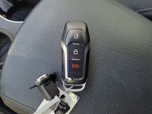 Used 2017 Ford Explorer XLT FWD image 30