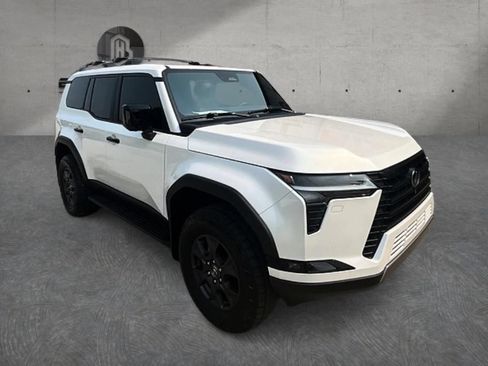 Used 2024 Lexus GX 550 AWD/4WD image 4
