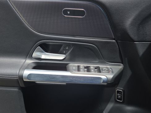 Certified 2022 Mercedes-Benz GLB 250 image 35
