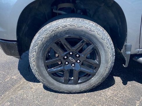 Used 2024 Chevrolet Silverado 1500 LT Trail Boss w/ LT Trail Boss Premium Package AWD/4WD image 16