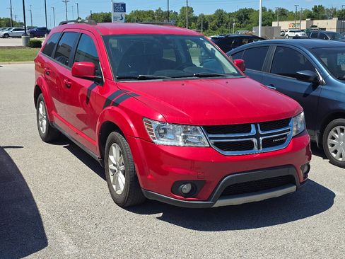 Used 2018 Dodge Journey SXT FWD image 1