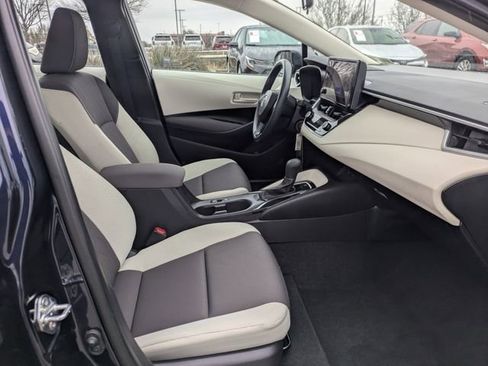 Used 2025 Toyota Corolla LE image 30