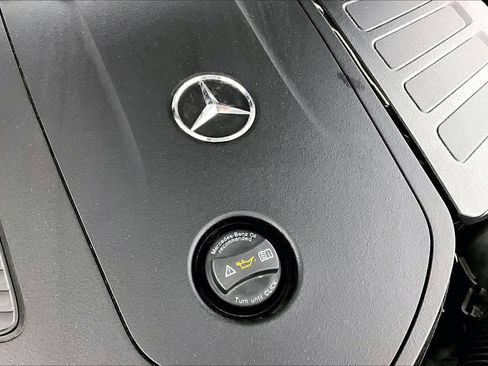 Used 2025 Mercedes-Benz C 300 Sedan image 32