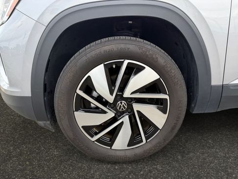 Used 2025 Volkswagen Atlas SE FWD image 14