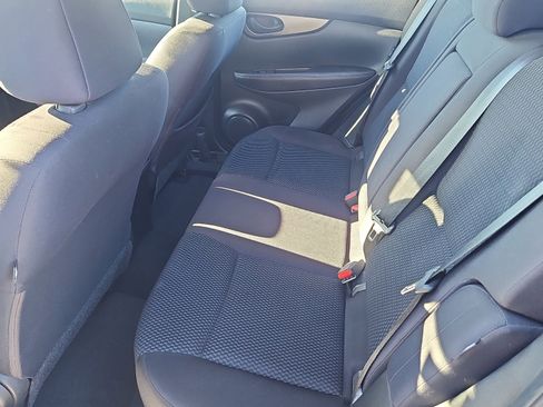 Used 2021 Nissan Rogue Sport S image 25