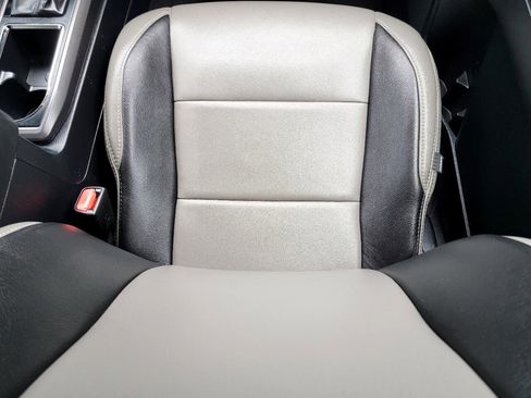 Used 2017 Toyota Tacoma TRD Off-Road image 29