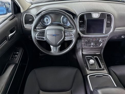 Used 2021 Chrysler 300 Touring w/ Sport Appearance Package image 4