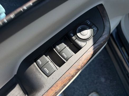 Used 2023 GMC Acadia Denali w/ Denali Ultimate Package AWD/4WD image 13