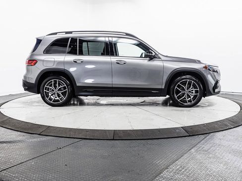Used 2023 Mercedes-Benz EQB 300 4MATIC image 32