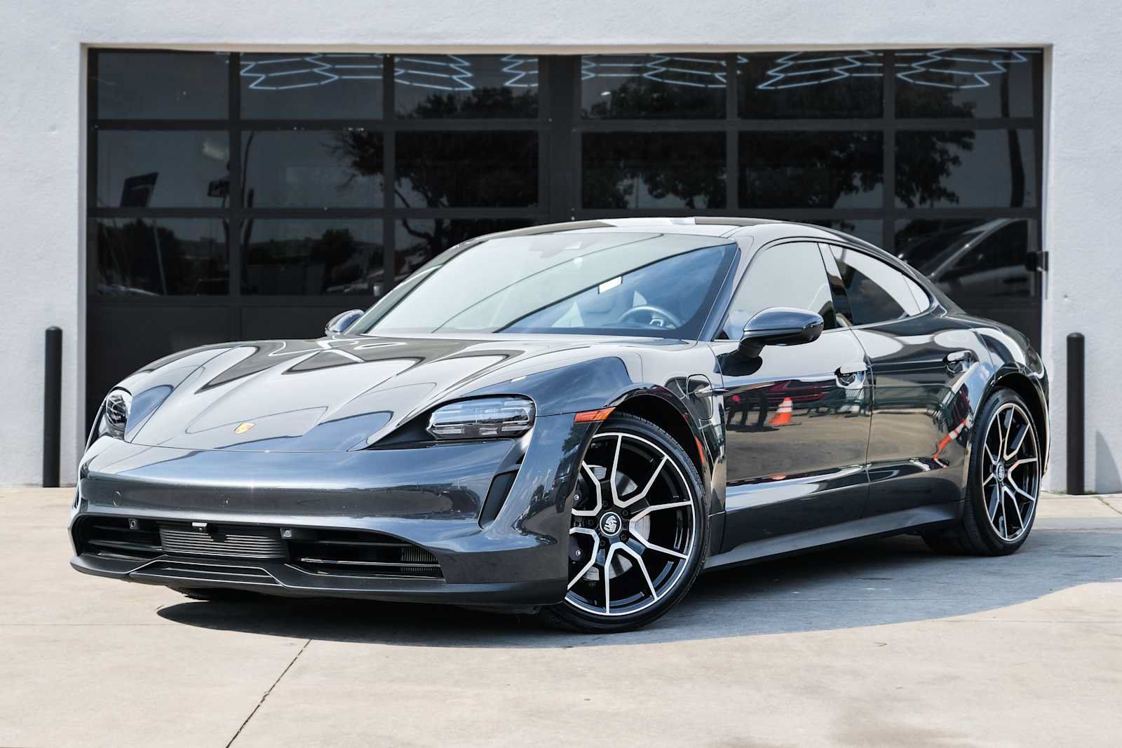 Used 2023 Porsche Taycan RWD image 1