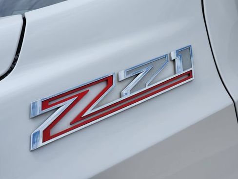 Used 2022 Chevrolet Suburban Z71 w/ Luxury Package AWD/4WD image 12