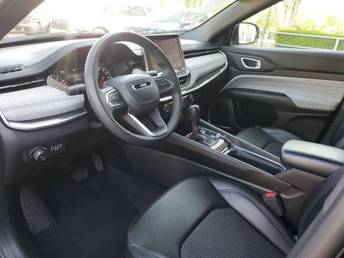 Used 2024 Jeep Compass Latitude AWD/4WD image 19