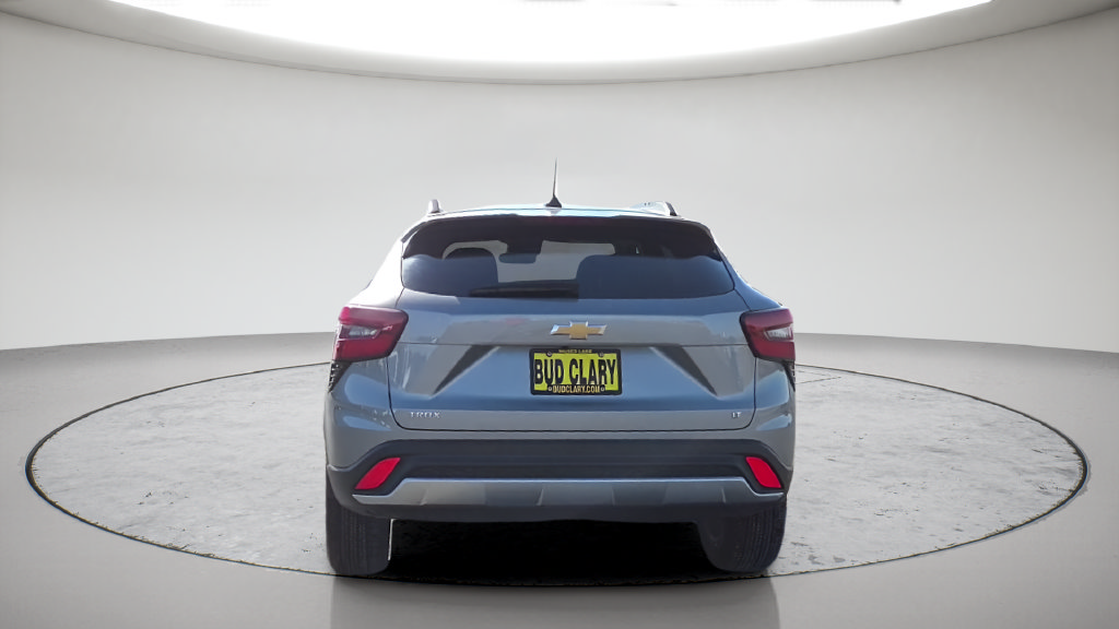 Used 2025 Chevrolet Trax LT w/ LT Convenience Package FWD image 8
