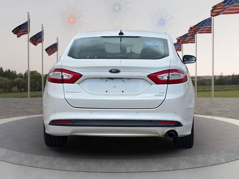 Used 2016 Ford Fusion SE w/ Equipment Group 202A FWD image 6