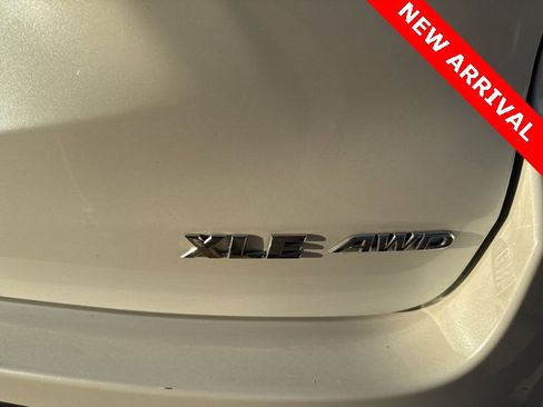 Used 2015 Toyota Highlander XLE image 11