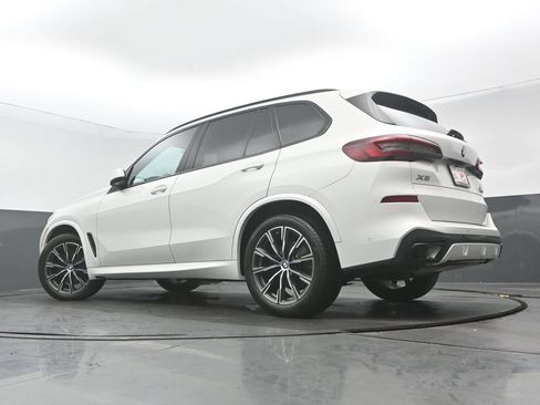 Used 2023 BMW X5 xDrive40i w/ M Sport Package AWD/4WD image 32