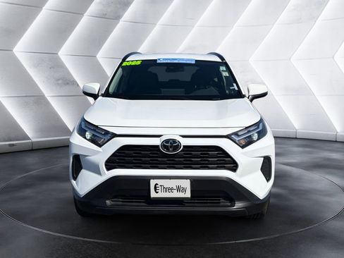 Used 2025 Toyota RAV4 XLE FWD image 8