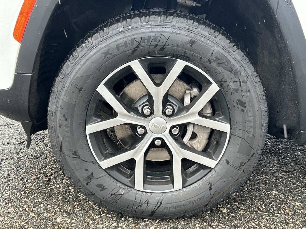 Certified 2024 Jeep Grand Cherokee Limited AWD/4WD image 9