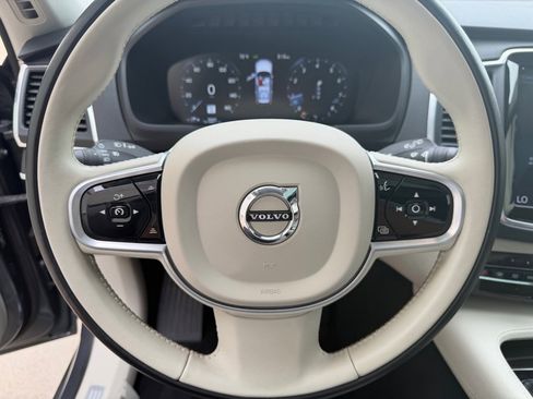 Used 2018 Volvo XC90 T6 Momentum w/ Convenience Package AWD/4WD image 17