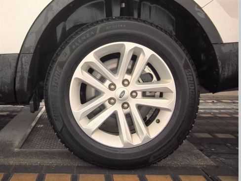 Used 2014 Ford Explorer XLT w/ Equipment Group 202A AWD/4WD image 12