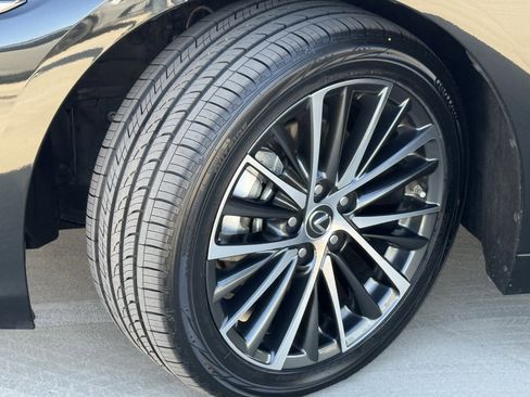 Certified 2025 Lexus ES 300h w/ Premium Package FWD image 15