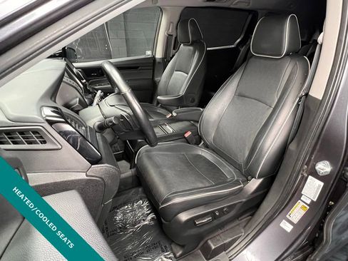 Used 2022 Honda Odyssey Elite image 3