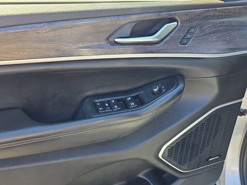 Used 2023 Jeep Grand Cherokee 30th Anniversary image 12