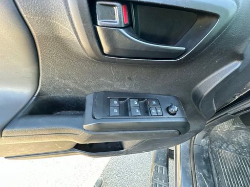 Used 2023 Toyota Tacoma SR AWD/4WD image 11