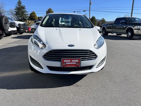 Used 2017 Ford Fiesta SE w/ Cold Weather Package image 5