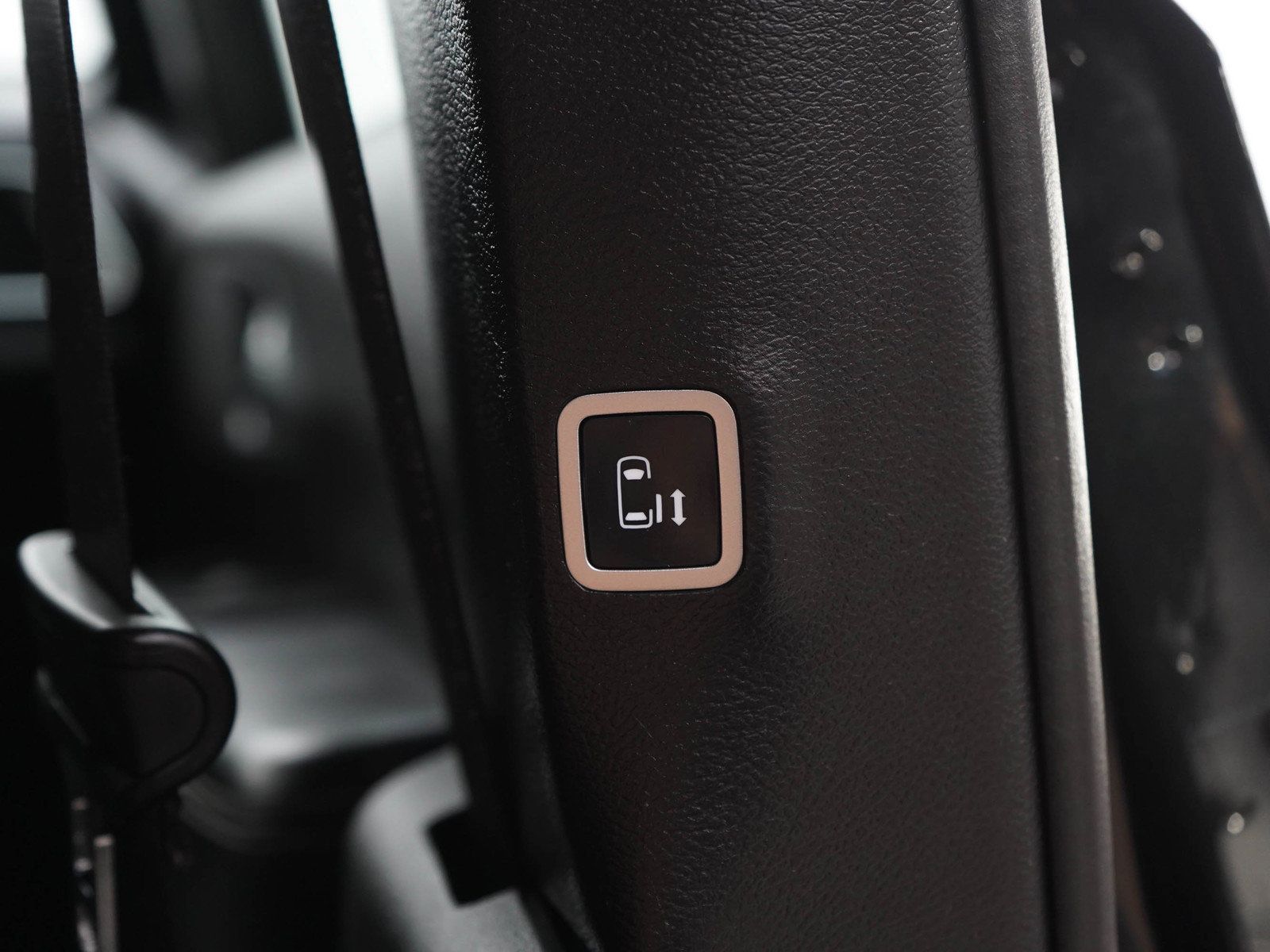 Used 2019 Chrysler Pacifica Touring Plus w/ S Appearance Package FWD image 17