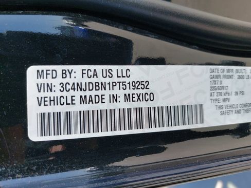 Used 2023 Jeep Compass Latitude image 11