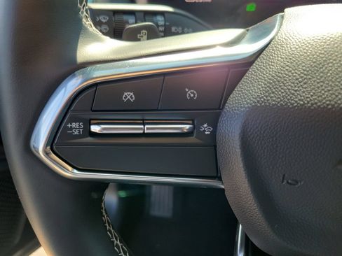 Used 2026 Chevrolet Equinox EV LT FWD image 5