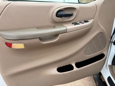 Used 1999 Ford F150 XLT image 13