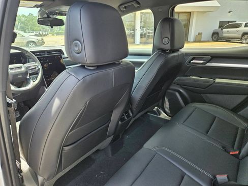 New 2026 GMC Terrain Elevation w/ Elevation Premium Package FWD image 25