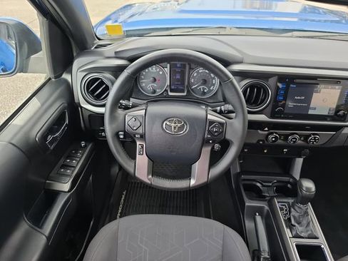 Used 2017 Toyota Tacoma TRD Sport w/ Tow Package RWD image 14