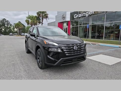 New 2026 Nissan Rogue SV FWD image 18
