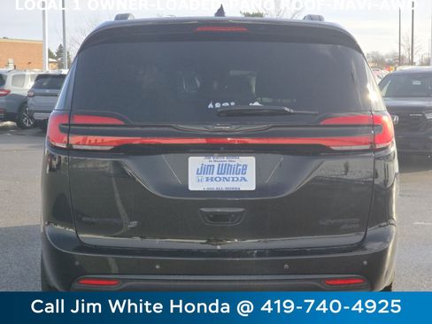 Used 2022 Chrysler Pacifica Limited w/ S Appearance Package image 17