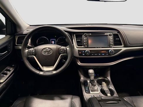 Certified 2017 Toyota Highlander Limited Platinum image 21