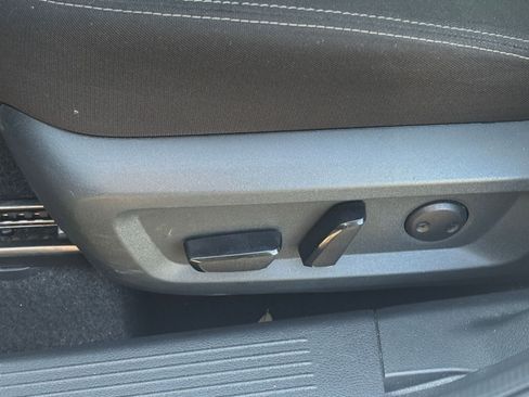 Used 2025 Nissan Rogue SV image 22