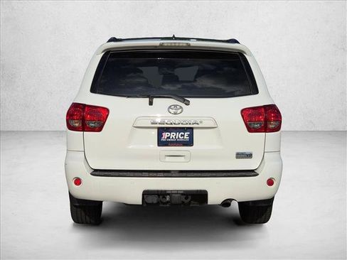 Used 2017 Toyota Sequoia SR5 w/ Premium Package RWD image 6
