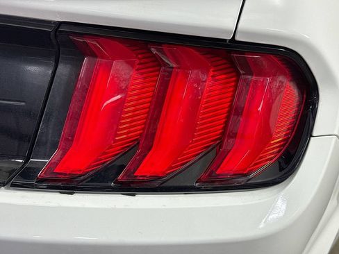 Used 2022 Ford Mustang GT RWD image 30