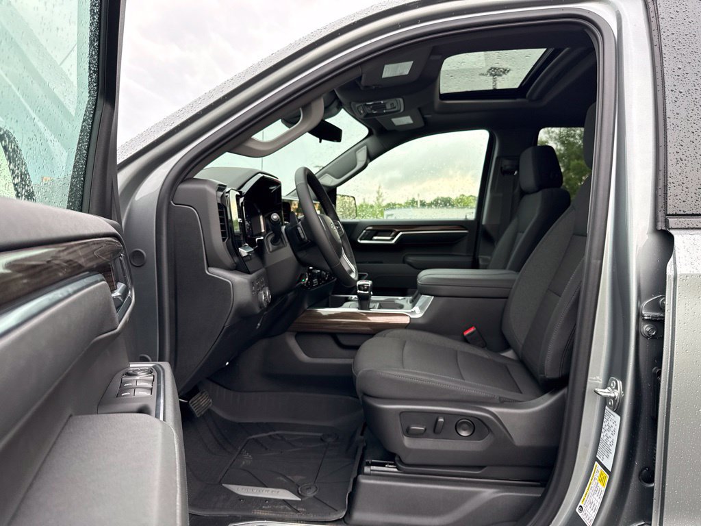 New 2026 Chevrolet Silverado 1500 RST w/ Dark Appearance Package AWD/4WD image 22