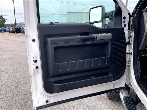 Used 2016 Ford F250 Lariat w/ Lariat Ultimate Package AWD/4WD image 17
