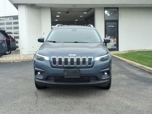 Used 2019 Jeep Cherokee Latitude Plus w/ Comfort/Convenience Group AWD/4WD image 23
