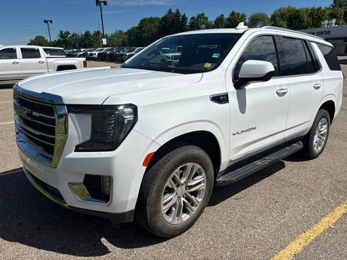 Used 2023 GMC Yukon SLT AWD/4WD image 2